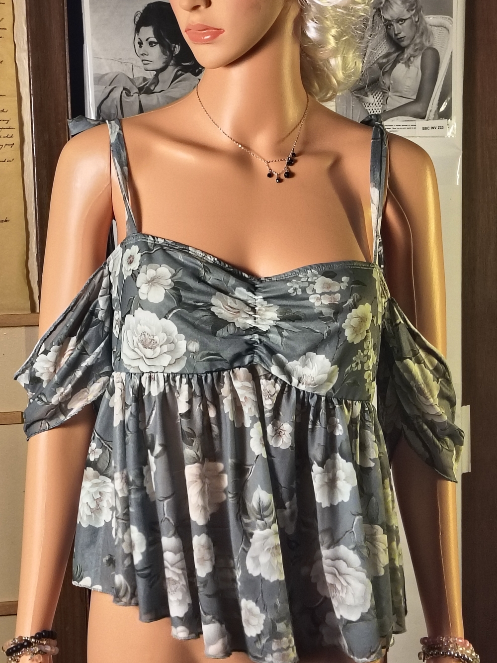 NWT Dolls Kill Current Mood Earthy Affection Floral Cold Shoulder Top XL